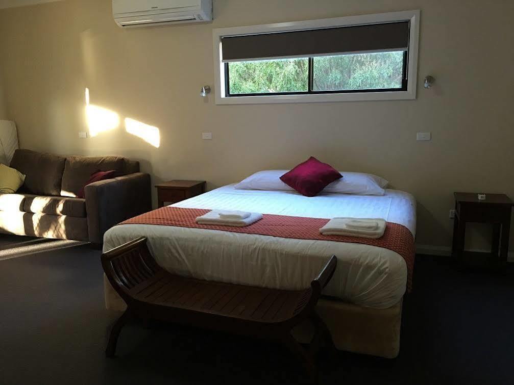 Hillview Farmstay Gundagai Buitenkant foto