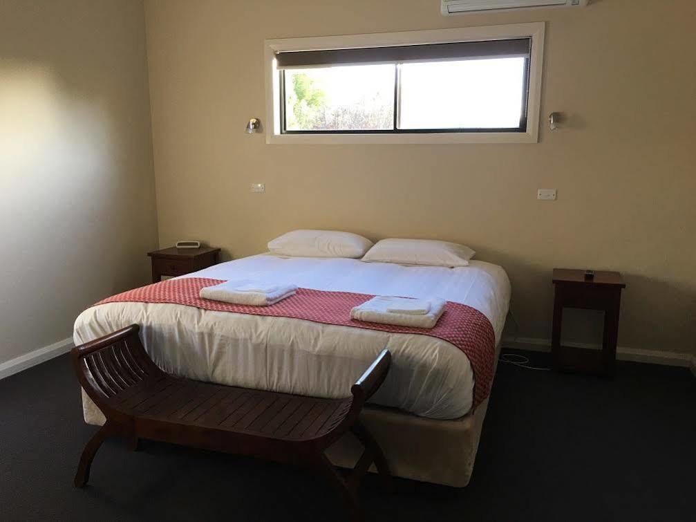 Hillview Farmstay Gundagai Buitenkant foto